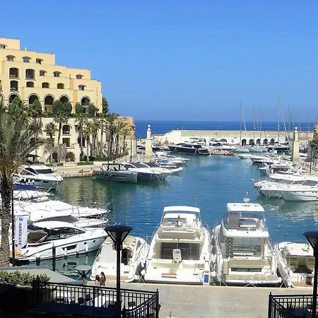 Bayview Seafront 5a Apartament *